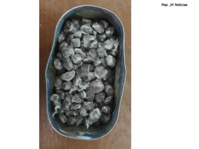 Policiais penais apreendem 111 trouxinhas de maconha que foram arremessadas para dentro do CRS