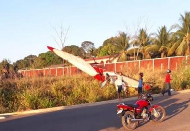 Empresário e mulher morrem em queda de aeronave em terreno baldio