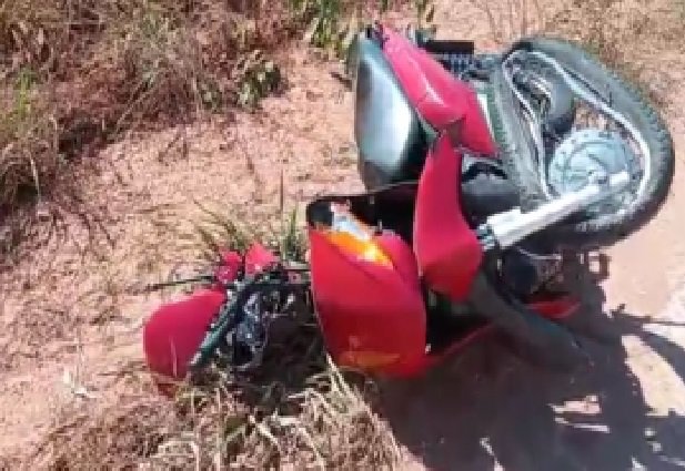 Motociclista fica gravemente ferido após se chocar contra caminhão na MT-208