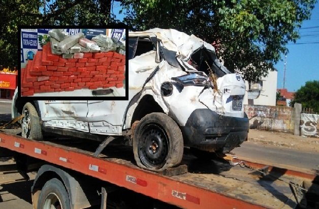 Motoristas capota carro roubado carregado com 90kg de maconha e foge em região de mata