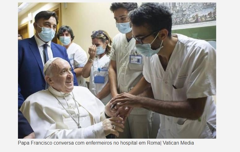 Papa Francisco deixa hospital após 10 dias de internação