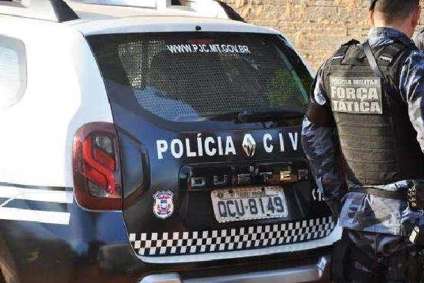 Vizinho encontra homem morto no quintal de residência