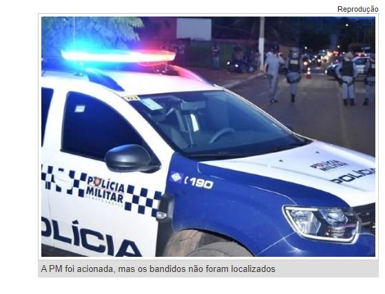 Assaltantes atiram em homem na frente da esposa e levam carro