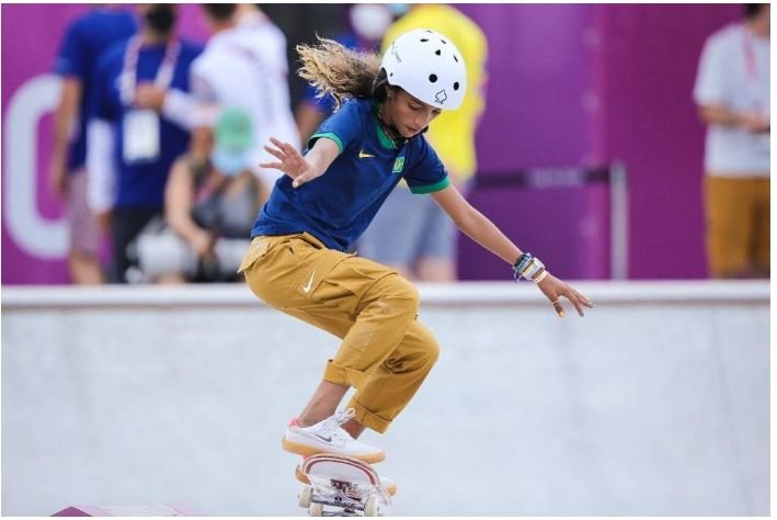 Aos 13 anos, Rayssa Leal é prata no skate street nas Olimpíadas