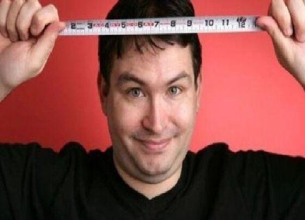 Com 40 cm, homem ator é procurado por famosos