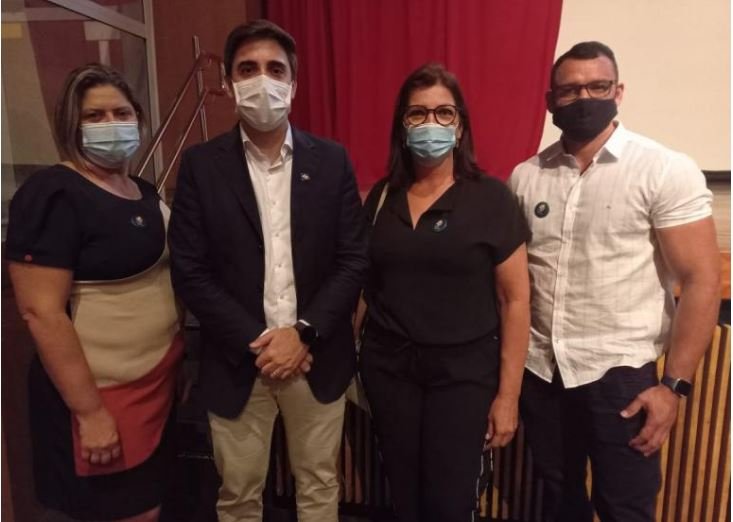 SECRETÁRIA DE EDUCAÇÃO DE COLÍDER PARTICIPA DE LANÇAMENTO DOS PROGRAMAS ALFABETIZA MT E MAIS MT MUXIRUM