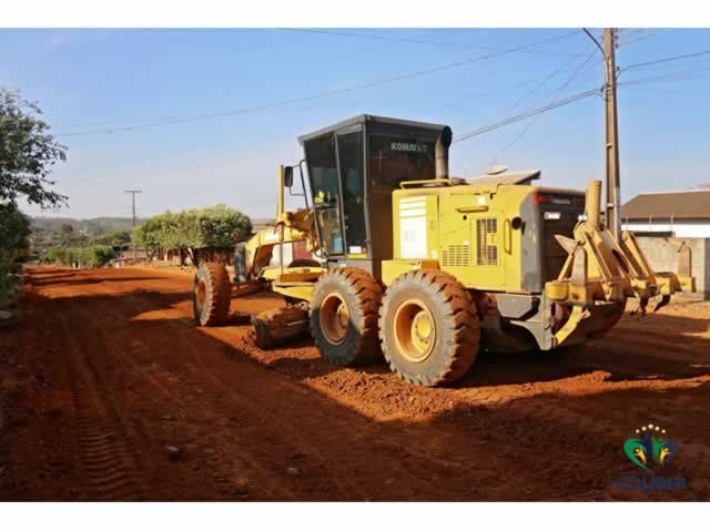 CANTEIRO DE OBRAS: PROJETOS DE ASFALTAMENTO SE MULTIPLICAM EM COLÍDER E PREFEITURA INVESTE EM MAQUINÁRIO PRÓPRIO