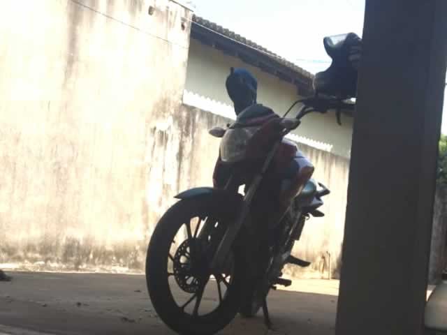 URGENTE: Ladrão em Colíder furta moto de trabalhador em questão de minutos.