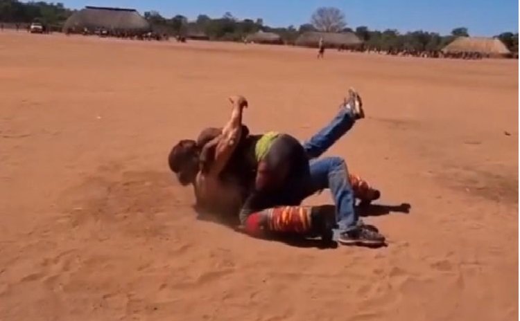 Deputado luta com índio e leva 'surra' em MT