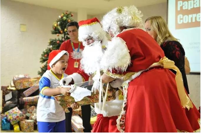 Correios lançam campanha de adoção de cartinhas para o Papai Noel