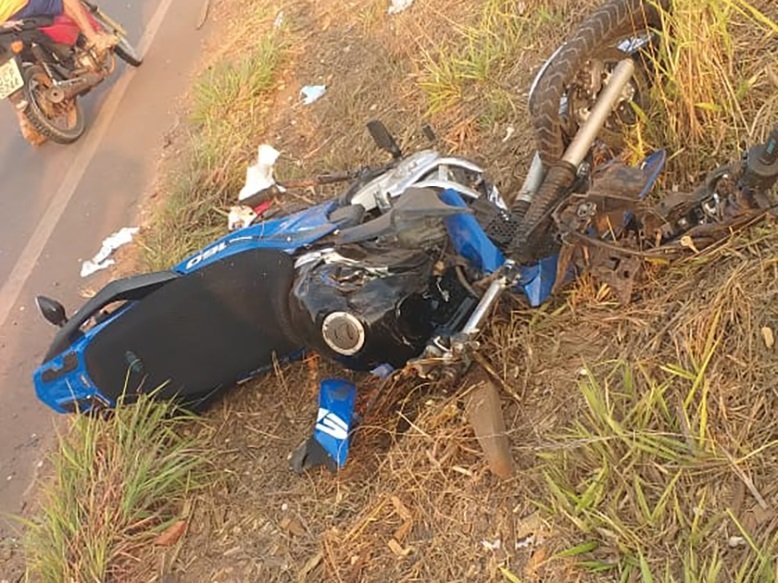 Roda de carreta se desprende do veículo e mata motociclista que passava na hora pelo local.
