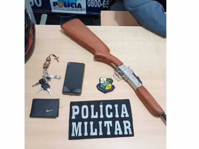 PM de Colíder prende suspeitos em posse de uma arma de fogo (espingarda).