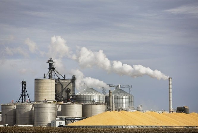 Indústrias suspendem trabalho em horário de pico para reduzir consumo de energia em MT
