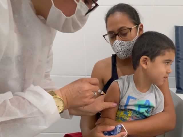 Gisele coordenadora da vacinação de Colíder destaca as 32.000 doses contra COVID-19. (Vídeo)