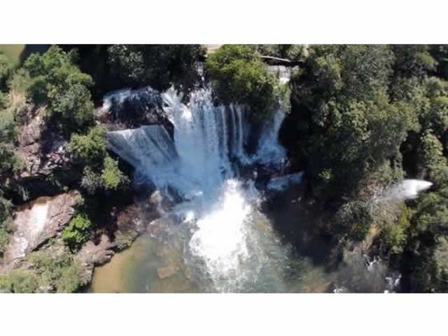Jovem alcoolizado morre ao pular da Cachoeira