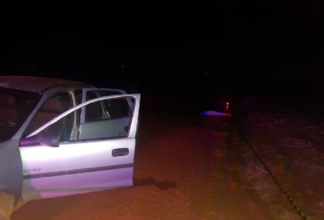 Mãe morre após cair de carro que estava sendo conduzido pela filha; polícia investiga