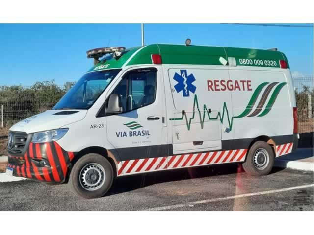 Motorista perde controle de veículo e capota próximo a Carlinda
