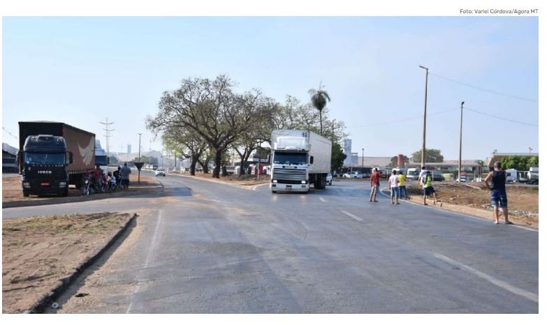 Manifestantes mantém bloqueios a veículos de carga em rodovias de Mato Grosso
