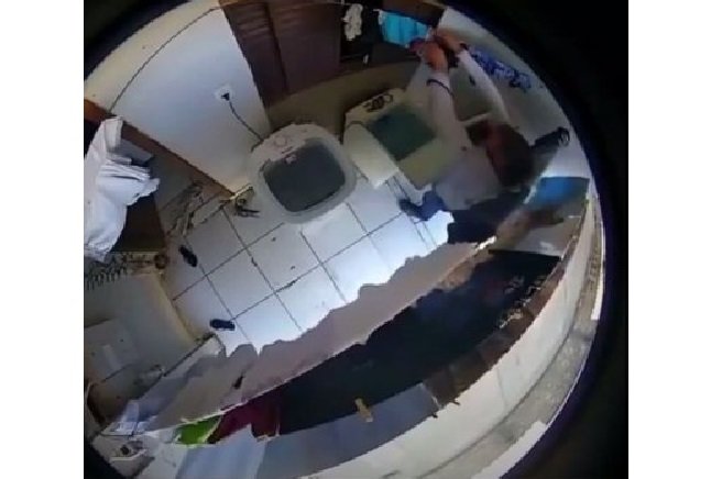 Homem invade casas e furta lingeries