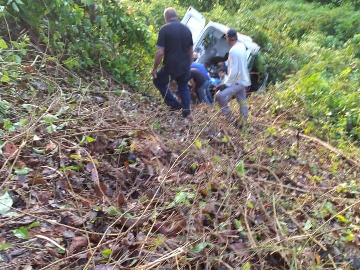 Ambulância sofre acidente levando paciente para hemodiálise