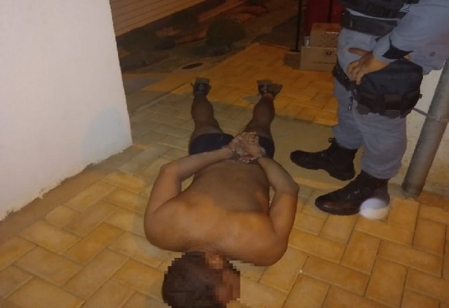Dupla é presa após tentar invadir agência do Sicredi