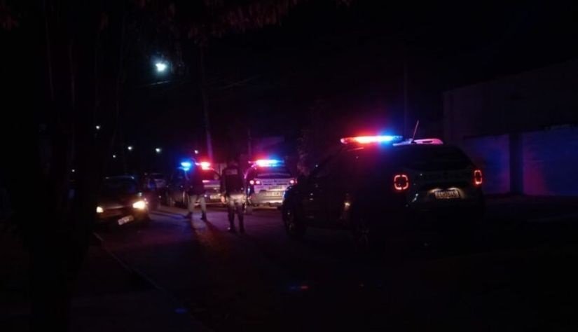 Casal e neta de 10 anos ficam sob a mira de pistola durante roubo e sequestro