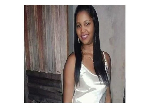 Polícia identifica mulher carbonizada em carro, dívida pode ter motivado crime