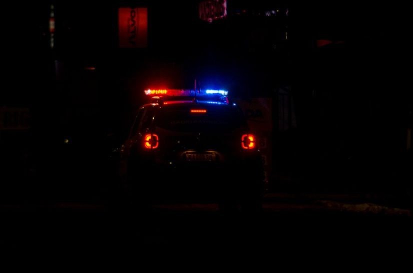 Mulher grávida é espancada com cabo de vassoura pelo marido bêbado