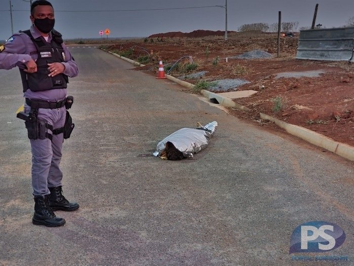 Homem é morto a tiros no meio da rua de cidade em MT.