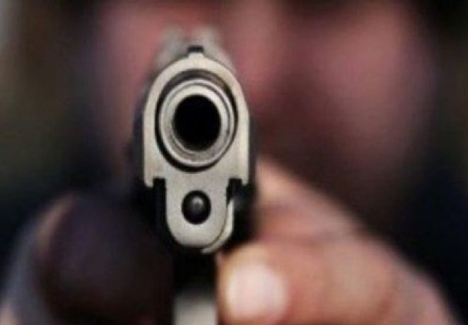 Jovem leva tiro nas costas durante festa na madrugada