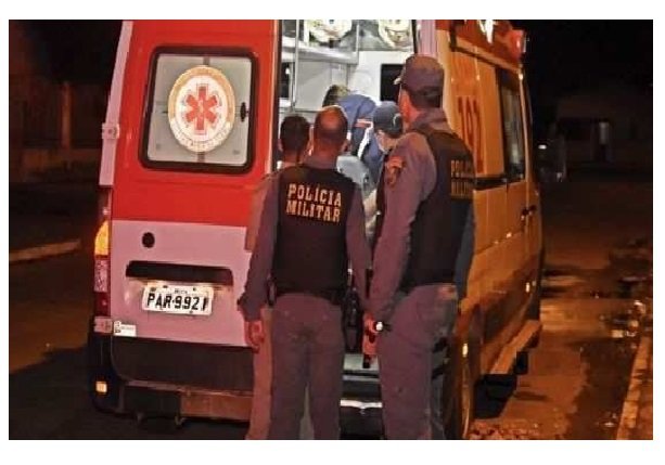 Mulher esfaqueada pelo marido arrancou pedaço da orelha dele com mordida