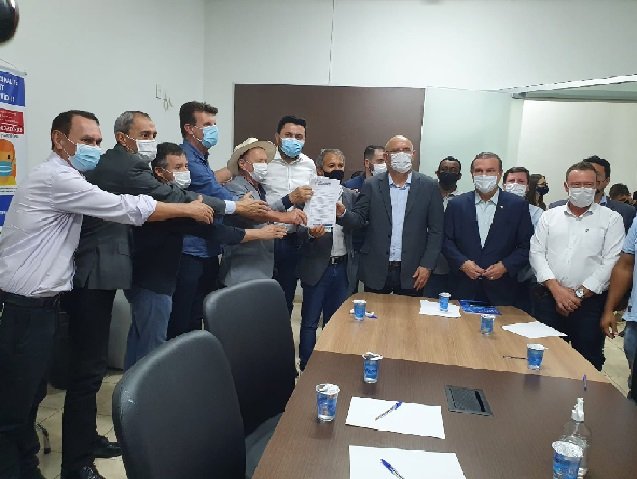 PREFEITO MANINHO ACOMPANHA VISITA DE MINISTRO NO NORTÃO E SOLICITA CAMPUS DO IFMT