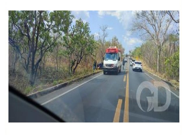 Homem que trabalhava em recapeamento é atropelado em estrada