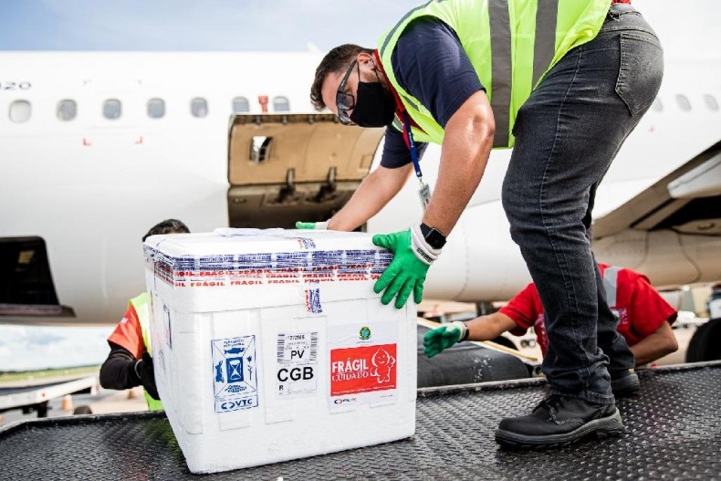 Mato Grosso recebe 132.815 doses de vacina contra a Covid-19