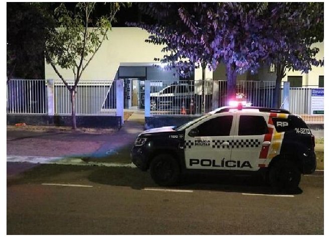 Homem é preso após agredir clientes e se negar a pagar comanda de R$ 1200 em boate