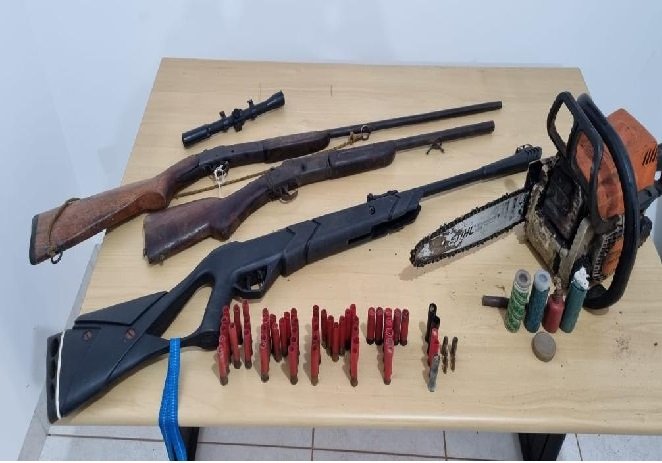 Patrulha rural prende casal com armas de fogo