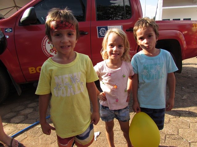 Criançada lotou a Praça Central de Colíder na 1ª 'Festa Criança Mais Feliz’. (Vídeo)