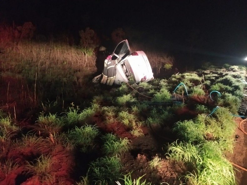 Acidente entre dois carros mata casal e homem em rodovia de MT