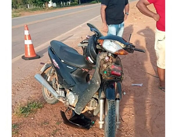 MT-208: motociclista sofre fratura após envolver-se em acidente com caminhão
