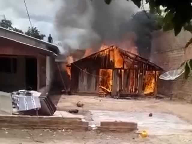 Família em Colíder perde tudo em incêndio nesta segunda (18), amigos fazem corrente de ajuda.