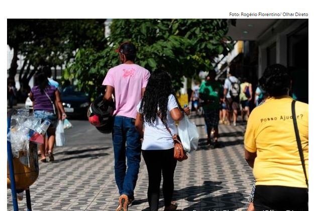 Agências bancárias e comércio: confira o que abre e o que fecha neste feriado prolongado