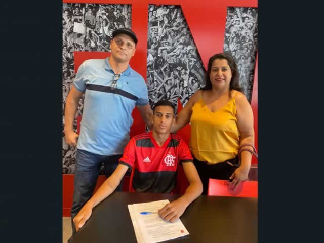 Jovem Colidense é Jogador do Flamengo no sub 17. (Fotos)