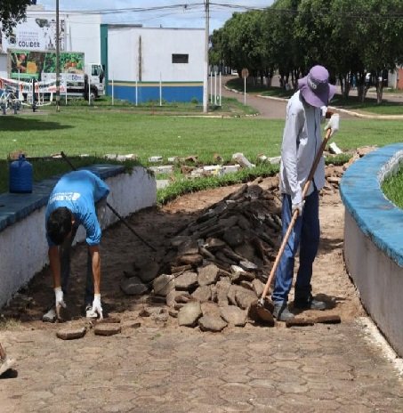 LOCAIS DE FEIRAS DA CIDADE DE COLIDER SÃO ALTERADOS DEVIDO ÀS OBRAS NA PRAÇA CENTRAL