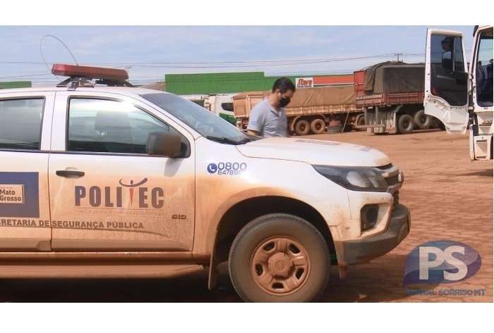 Motorista é encontrado morto dentro de carreta