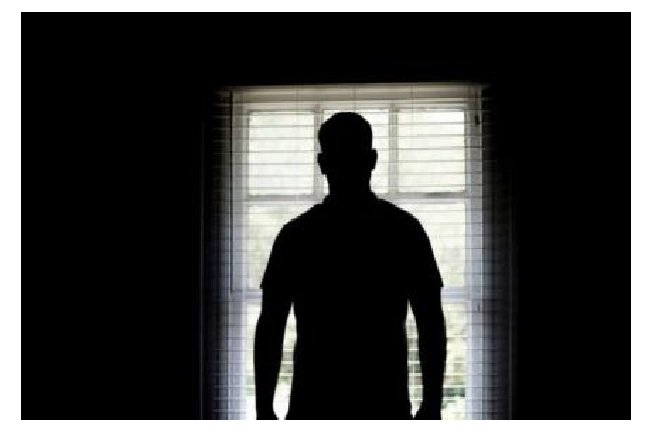 Menor flagra a irmã sendo estuprada pelo padrasto; ele acaba preso