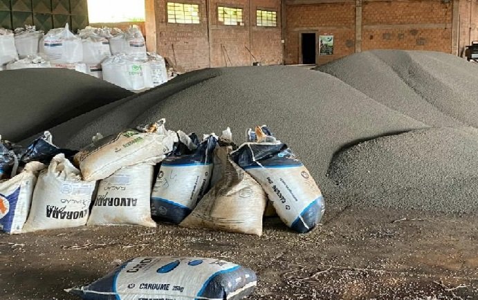PM prende quadrilha e apreende mais de 250 toneladas de fertilizantes