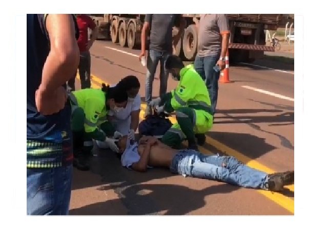 Motociclista é fechado por Van na BR-163