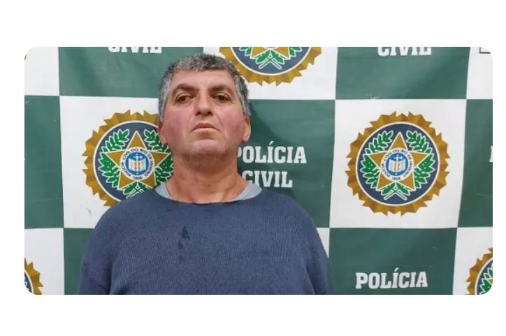 Homem mata vizinho após reclamação de galo que aprendeu a cantar 'Bolsonaro'