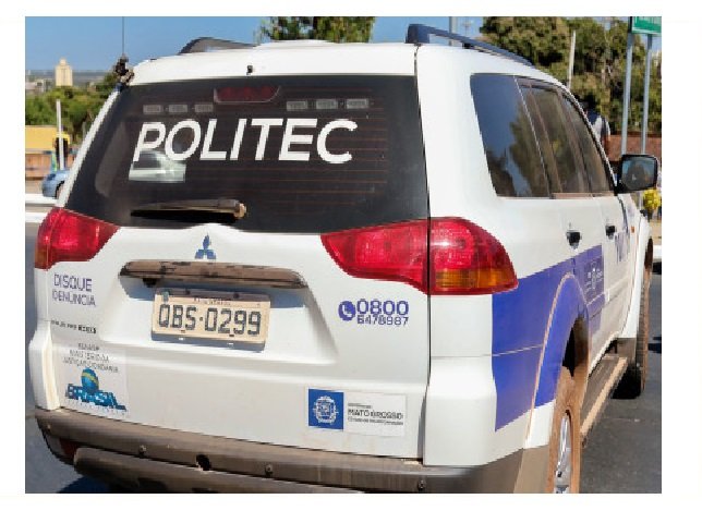 Motociclista perde o controle, atinge poste e morre na hora