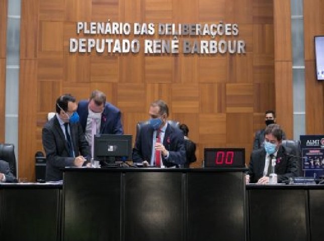 Assembleia proíbe uso do pronome neutro nas escolas de MT